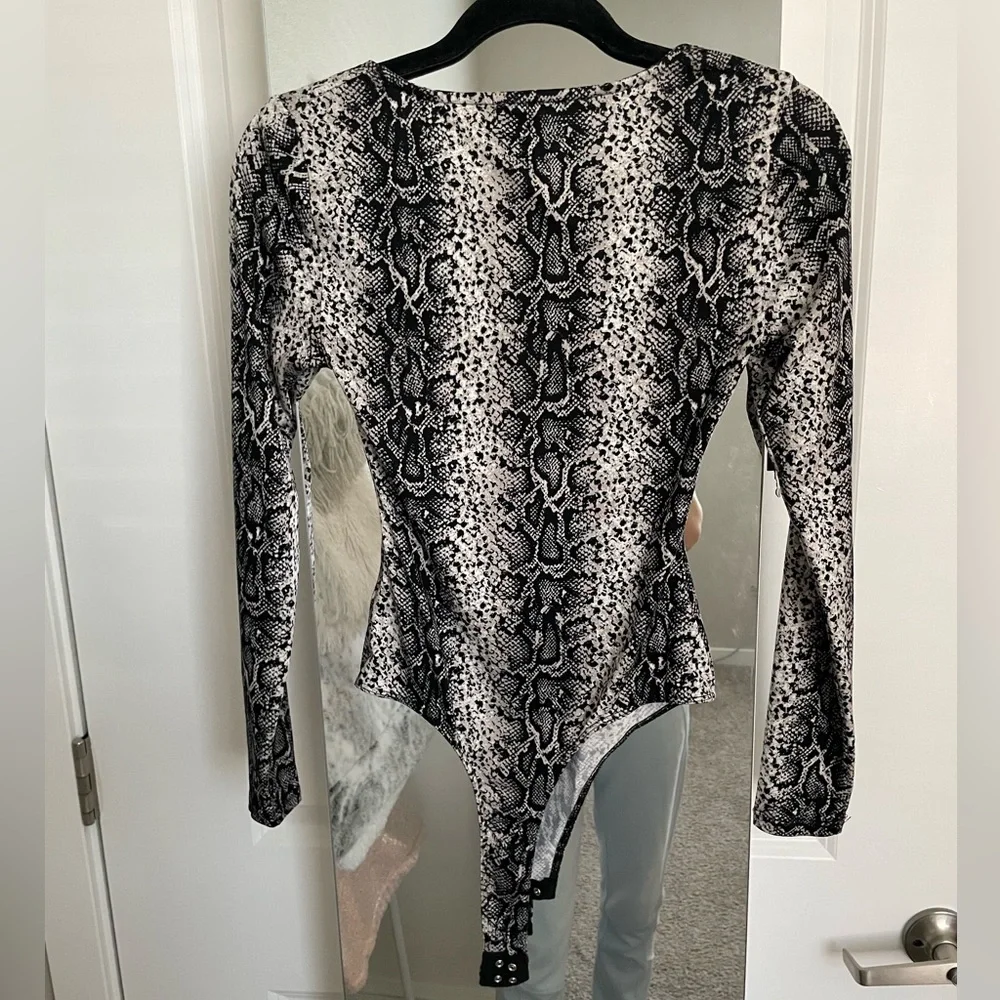 GUESS Long Sleeve Bodysuit Python Multi - Picture 2 of 2